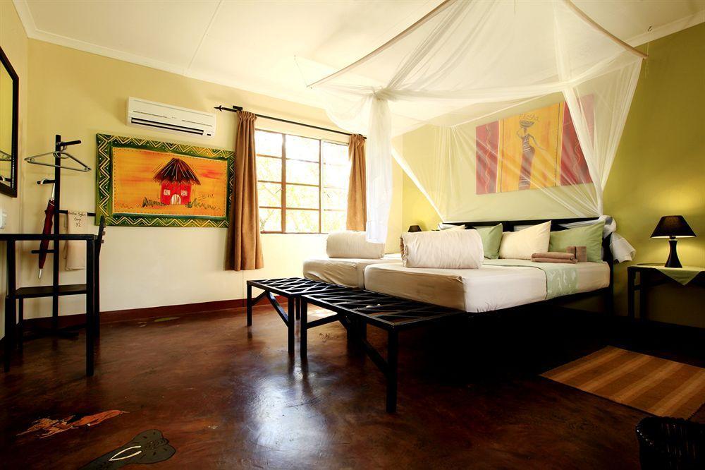Gondwana Etosha Safari Camp Villa Okaukuejo Bagian luar foto