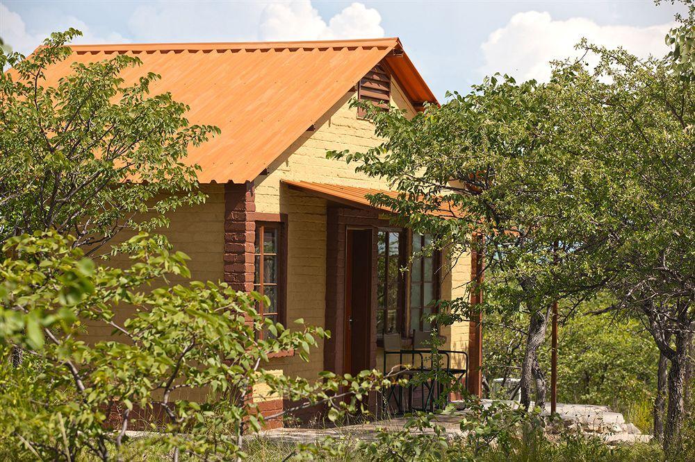 Gondwana Etosha Safari Camp Villa Okaukuejo Bagian luar foto