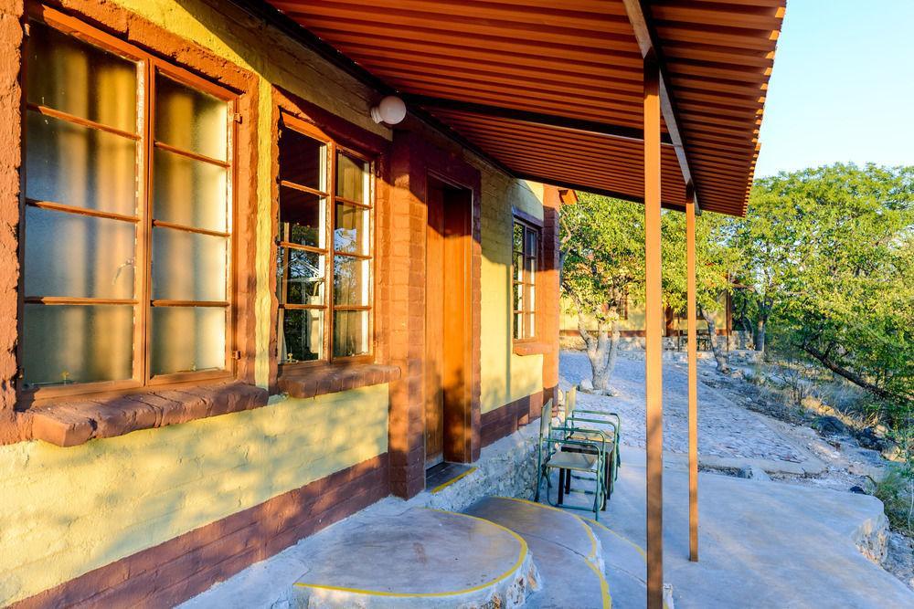 Gondwana Etosha Safari Camp Villa Okaukuejo Bagian luar foto