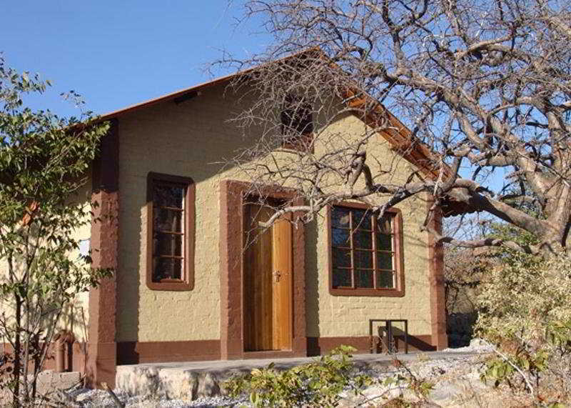 Gondwana Etosha Safari Camp Villa Okaukuejo Bagian luar foto