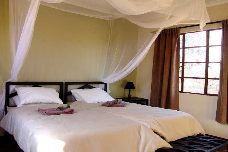 Gondwana Etosha Safari Camp Villa Okaukuejo Bagian luar foto