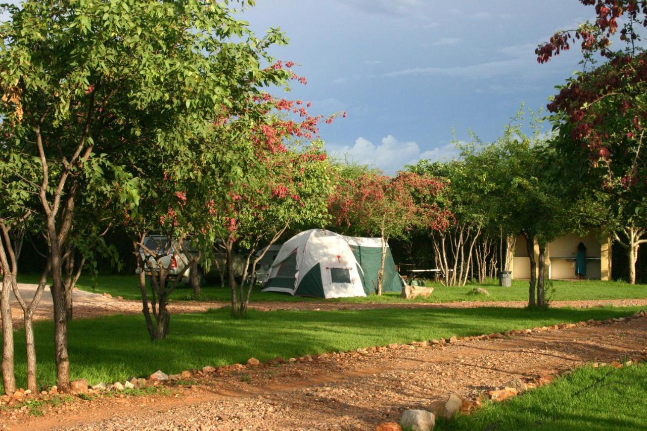 Gondwana Etosha Safari Camp Villa Okaukuejo Bagian luar foto