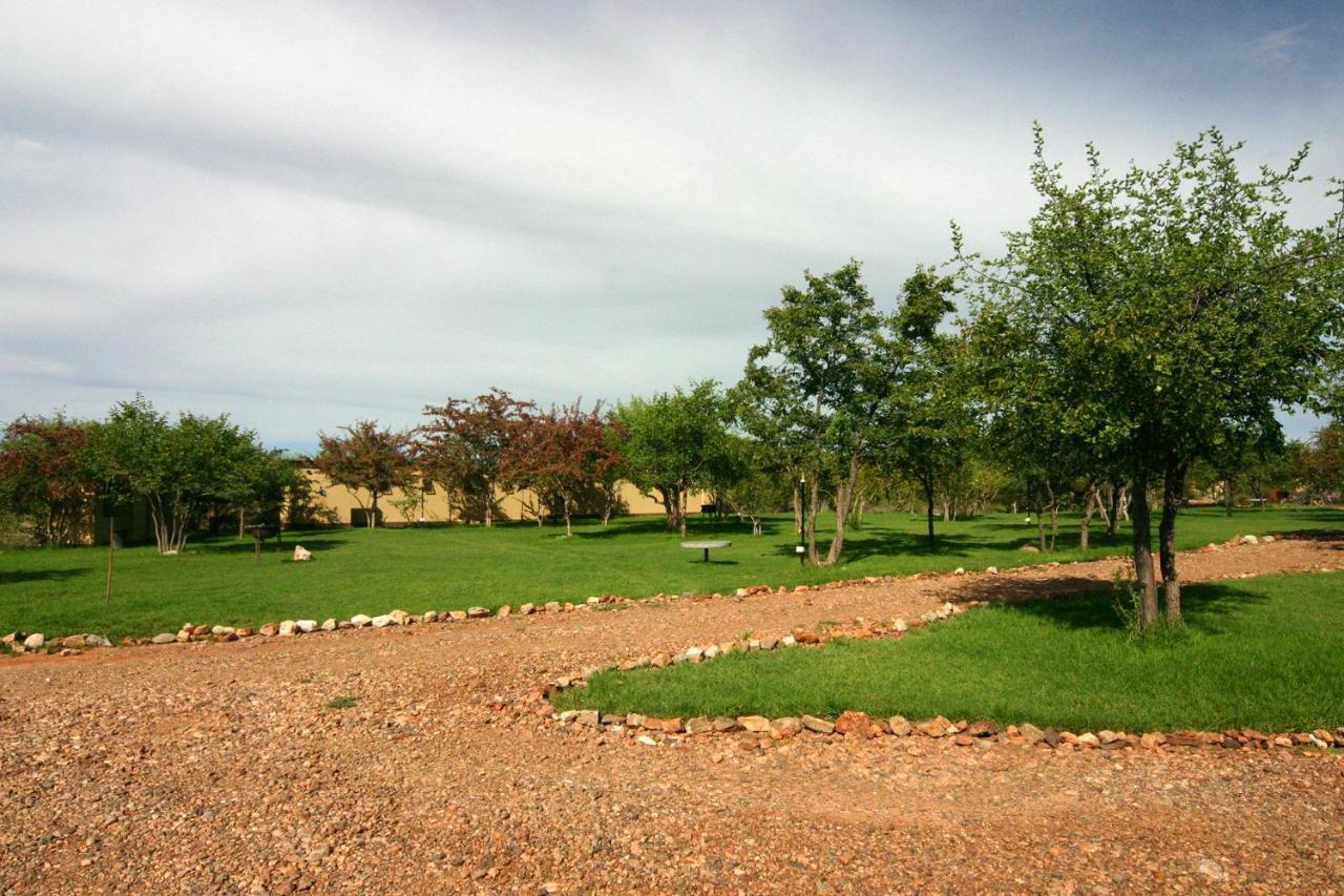 Gondwana Etosha Safari Camp Villa Okaukuejo Bagian luar foto