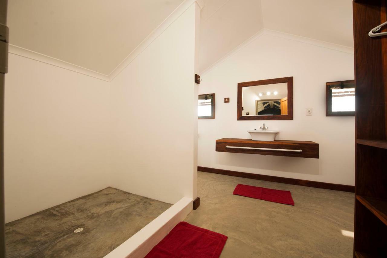 Gondwana Etosha Safari Camp Villa Okaukuejo Bagian luar foto