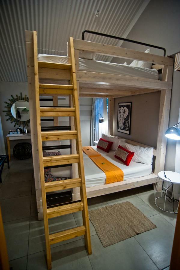 Gondwana Etosha Safari Camp Villa Okaukuejo Bagian luar foto