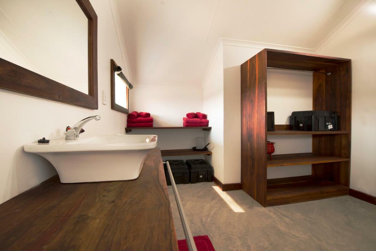 Gondwana Etosha Safari Camp Villa Okaukuejo Bagian luar foto